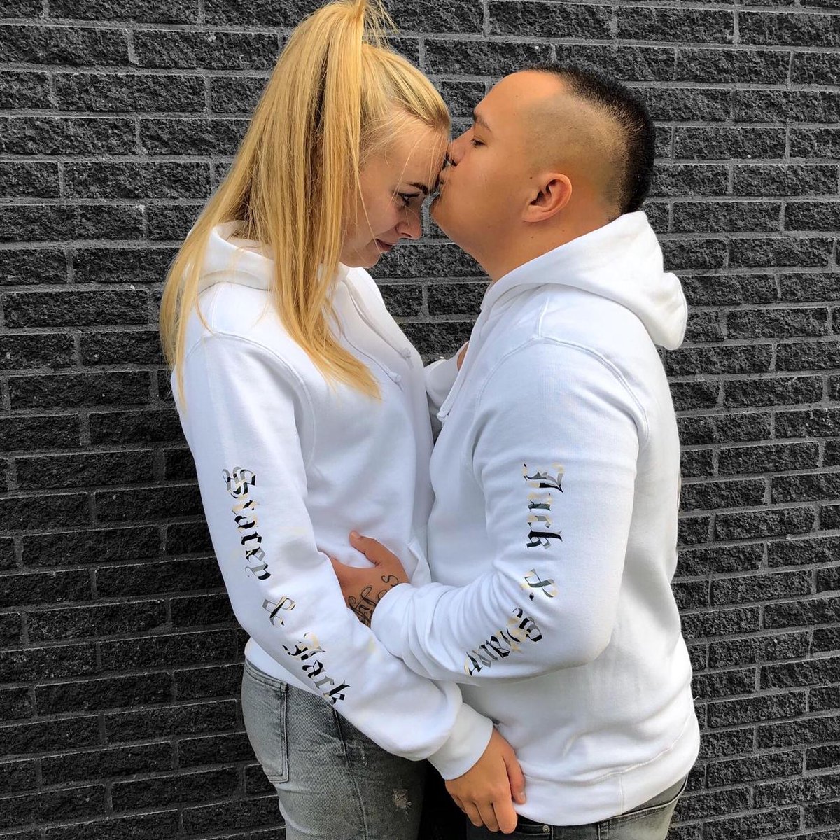 Setje hoodies voor een koppel King en Queen | Hoodies voor man en vrouw | Kadotip voor je vriend of vriendin | Kerstcadeau Sinterklaascadeau hoodies | Sweater met capuchon King en Queen met namen | Hoodies met tekst voor de allerliefste.